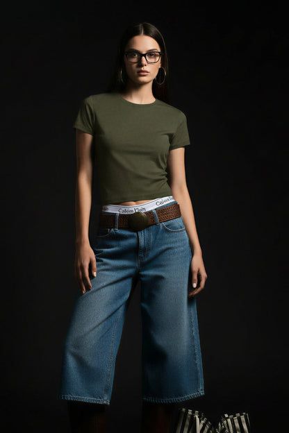 Minimalist Solid Crew Neck Slim Crop T-shirt