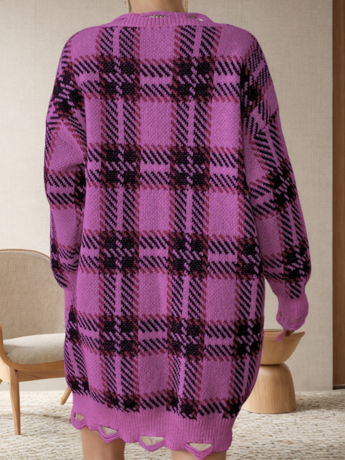 Annelie | Long sleeve sweater dress with a distressed checked V-neck