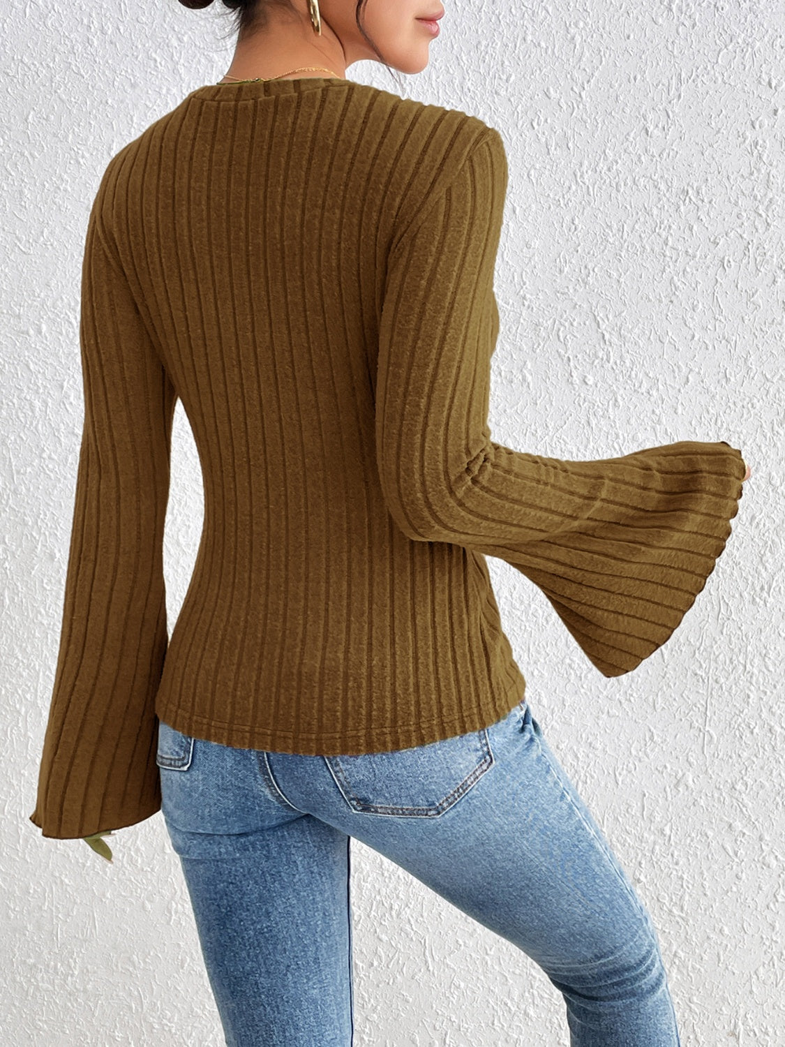 Mariana | Round neck T-shirt with flared sleeves