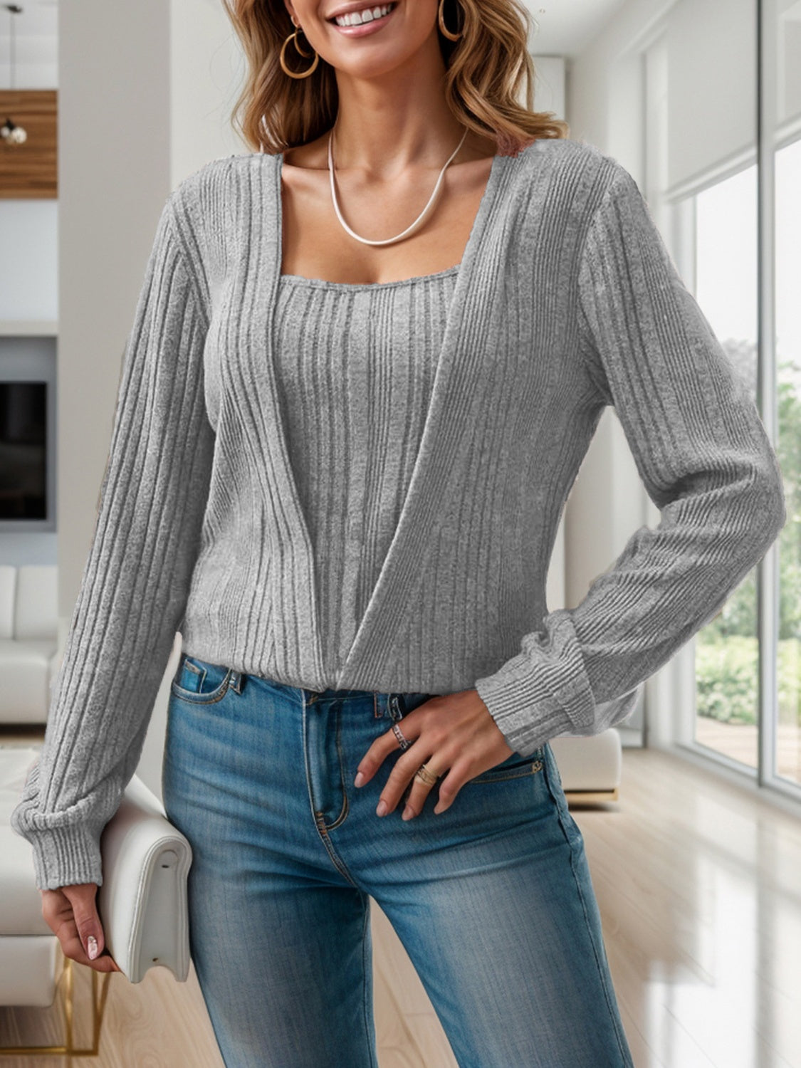 Milena | Long sleeve t-shirt with a square neckline