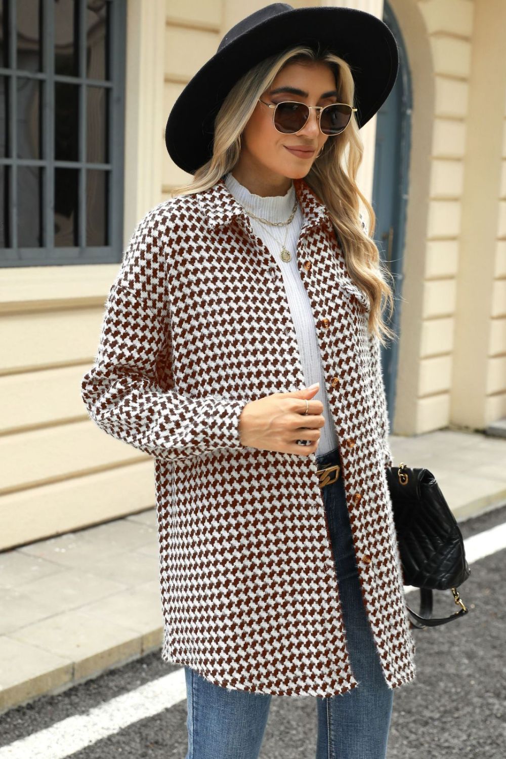Anika | Houndstooth coat with buttons and dropped shoulders
