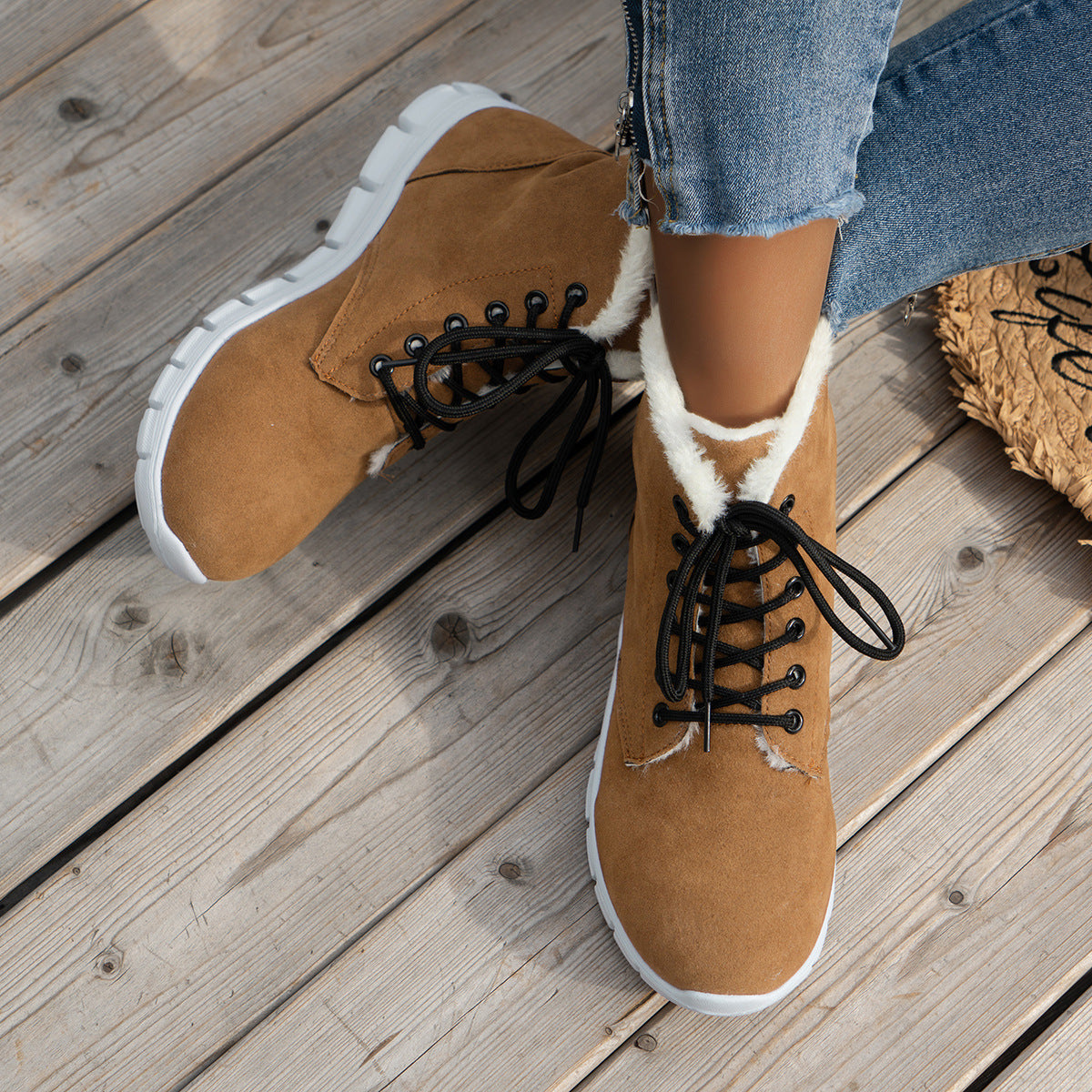 Brenda | Elegant and detailed supportive shoes