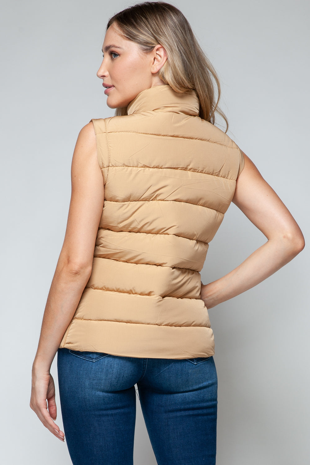 Alma | Snobbish turtleneck vest with zip and pockets