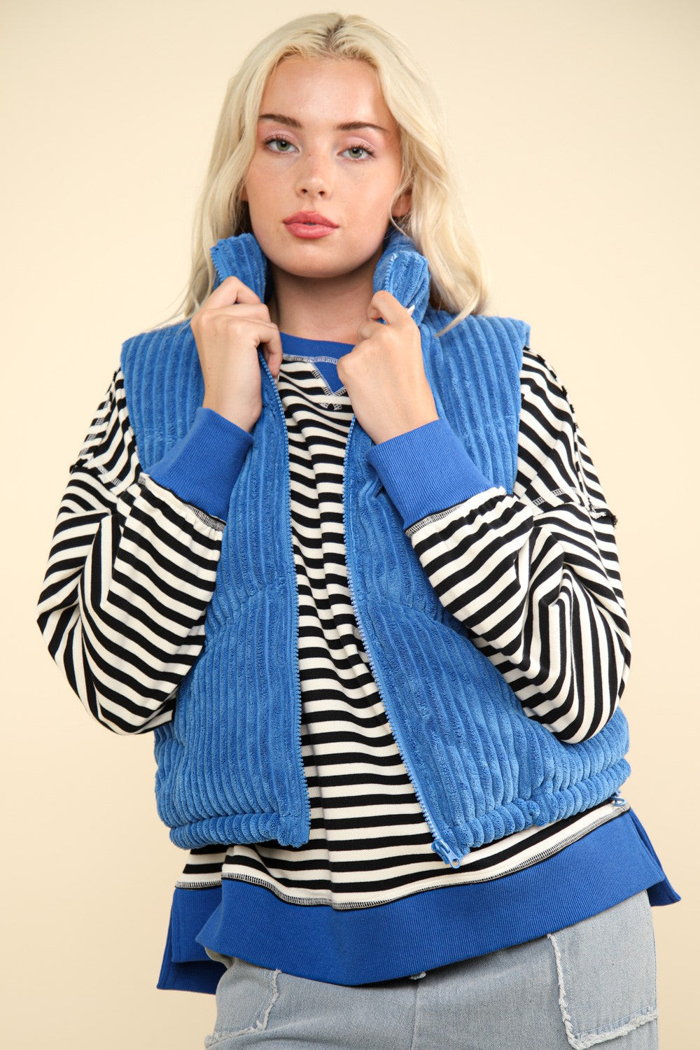 Sara | Padded corduroy puffer vest with zip