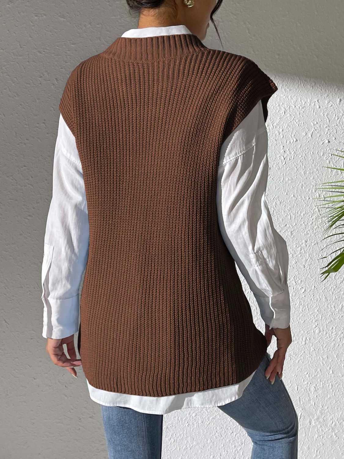 Ida | V-neck sweater vest