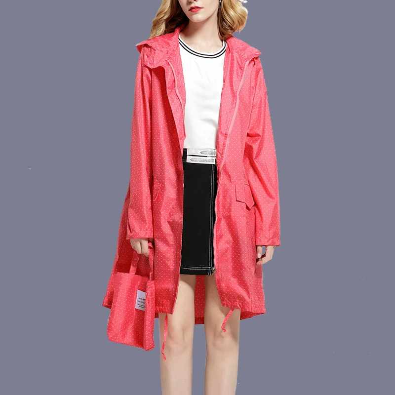 Salma | Modern and fashionable winter clothing item.