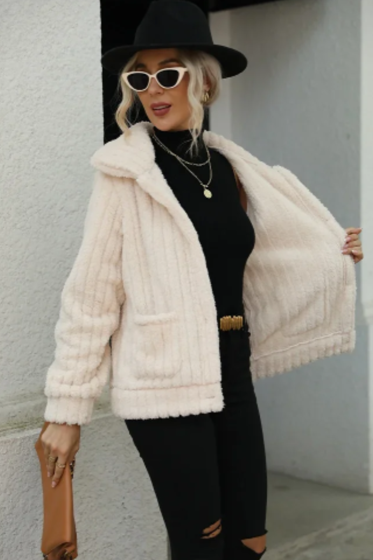 Angela | Chic and relaxed winter garment