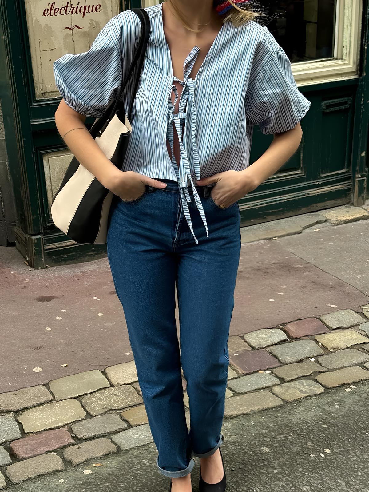 Andresa® | Elegant Blouse With A Tie Collar