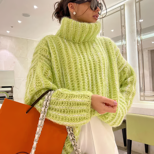 Cornelia | Fluffy knitted sweater