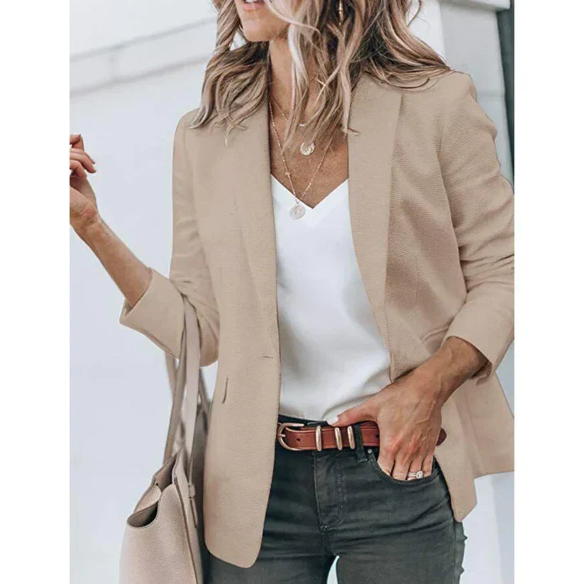 Reina | Modern and fashionable winter clothing item
