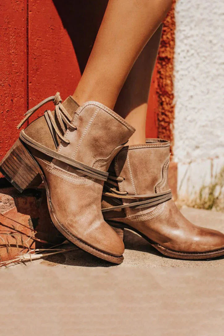 Hortensia | Supportive and fashionable orthopedic footwear