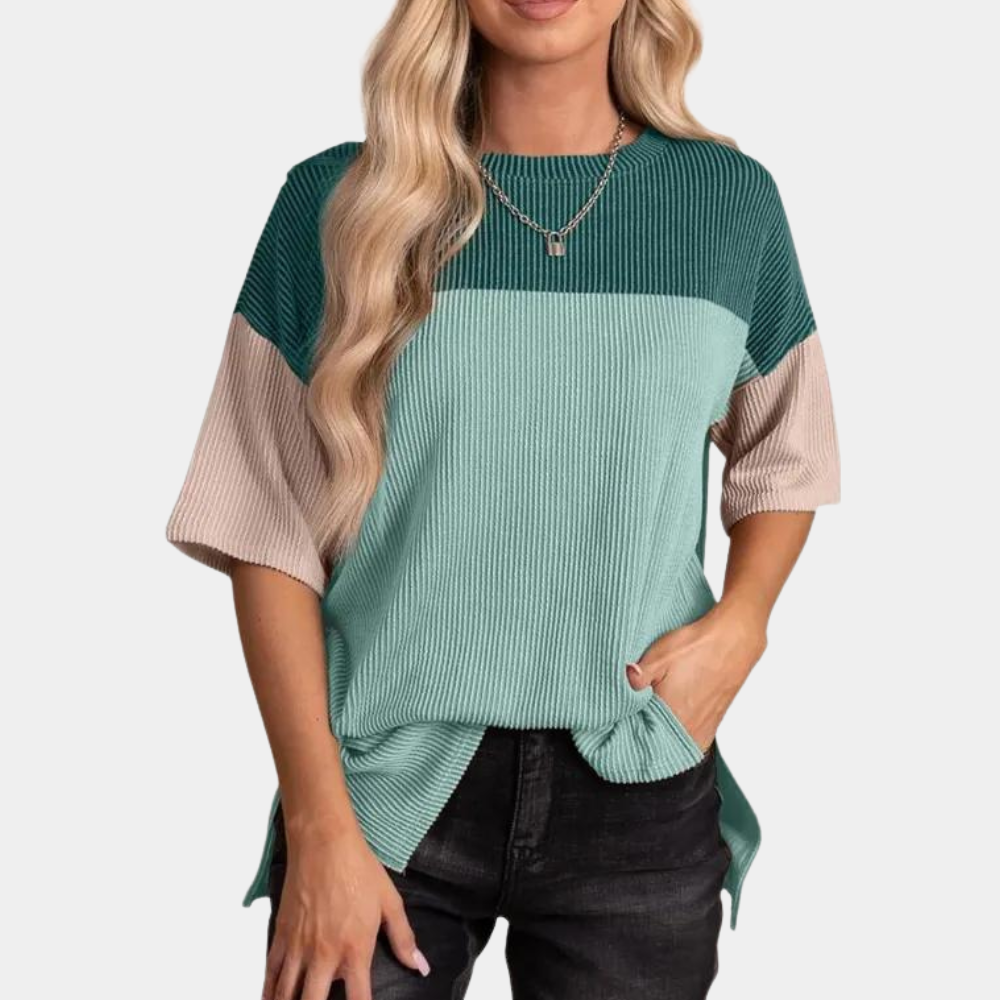 Alina | Relaxed and stylish winter t-shirt