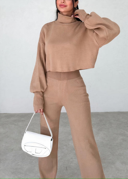 Greta | Comfortable suit set with a high collar