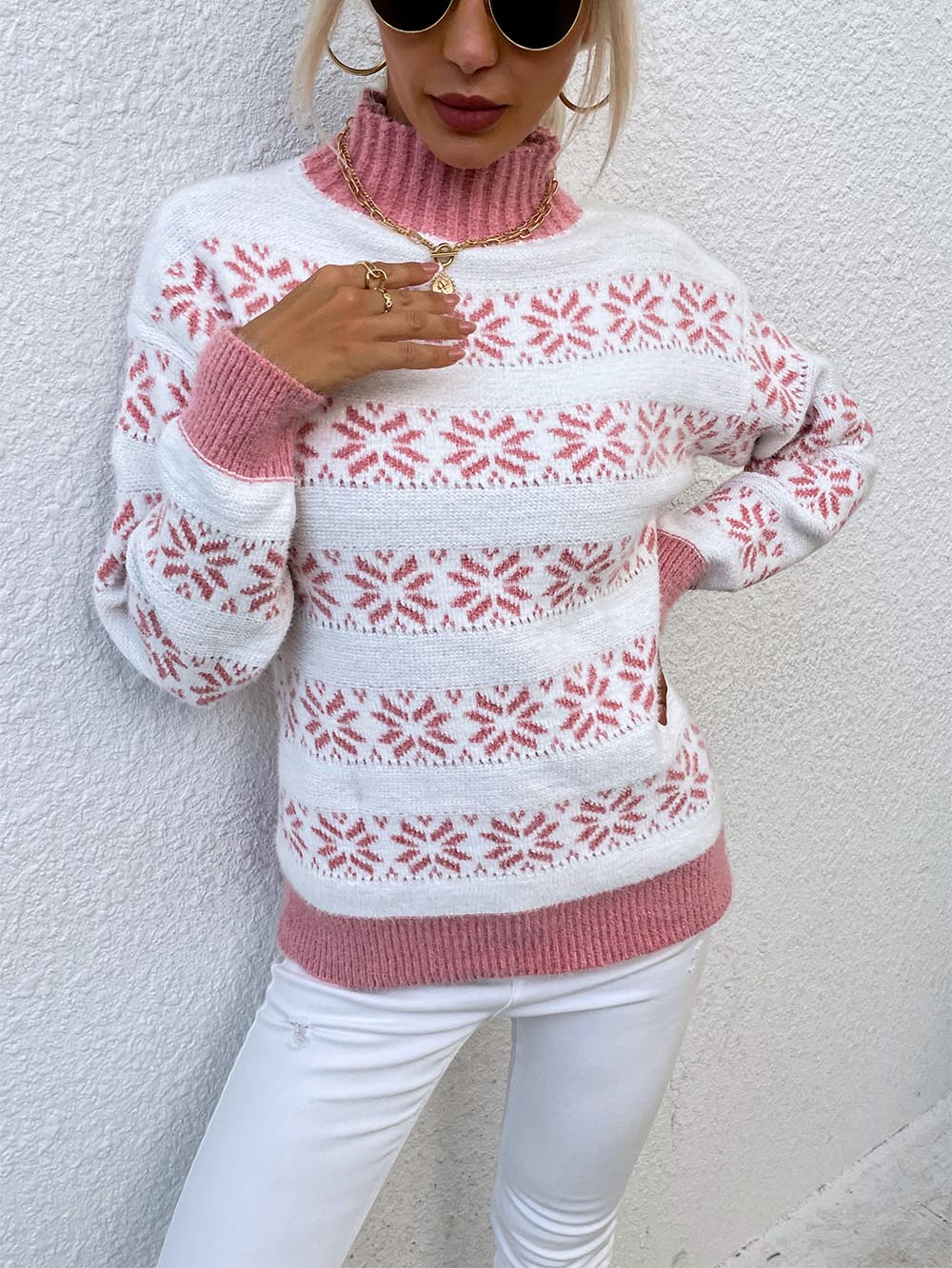 Gabriela | Jacquard Christmas sweater with snowflakes