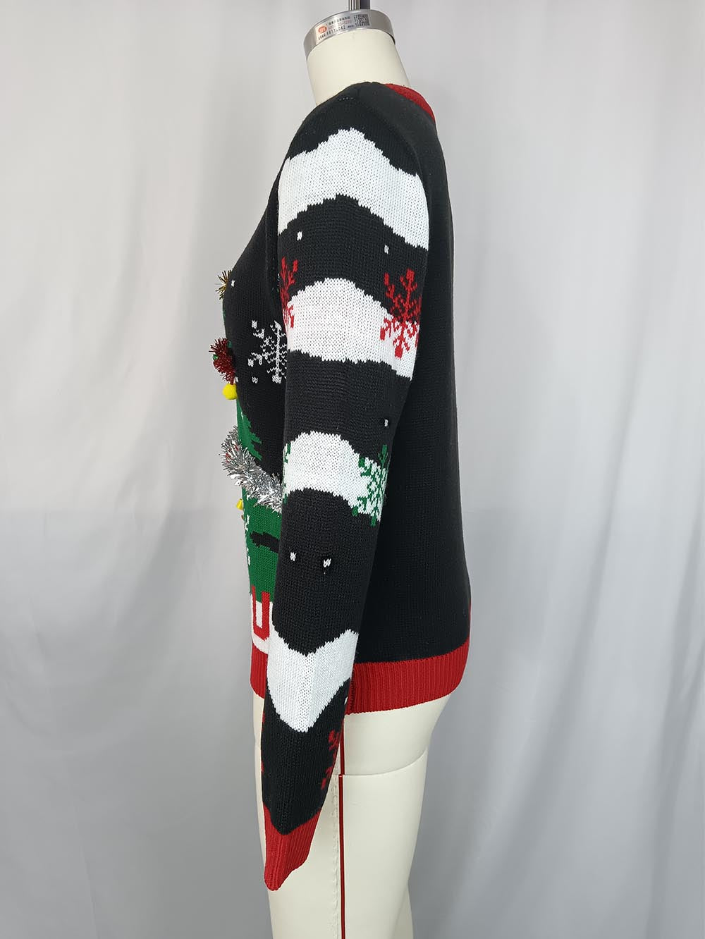 Elvira | Ugly Christmas sweater with crew neck and Christmas tree embroidery