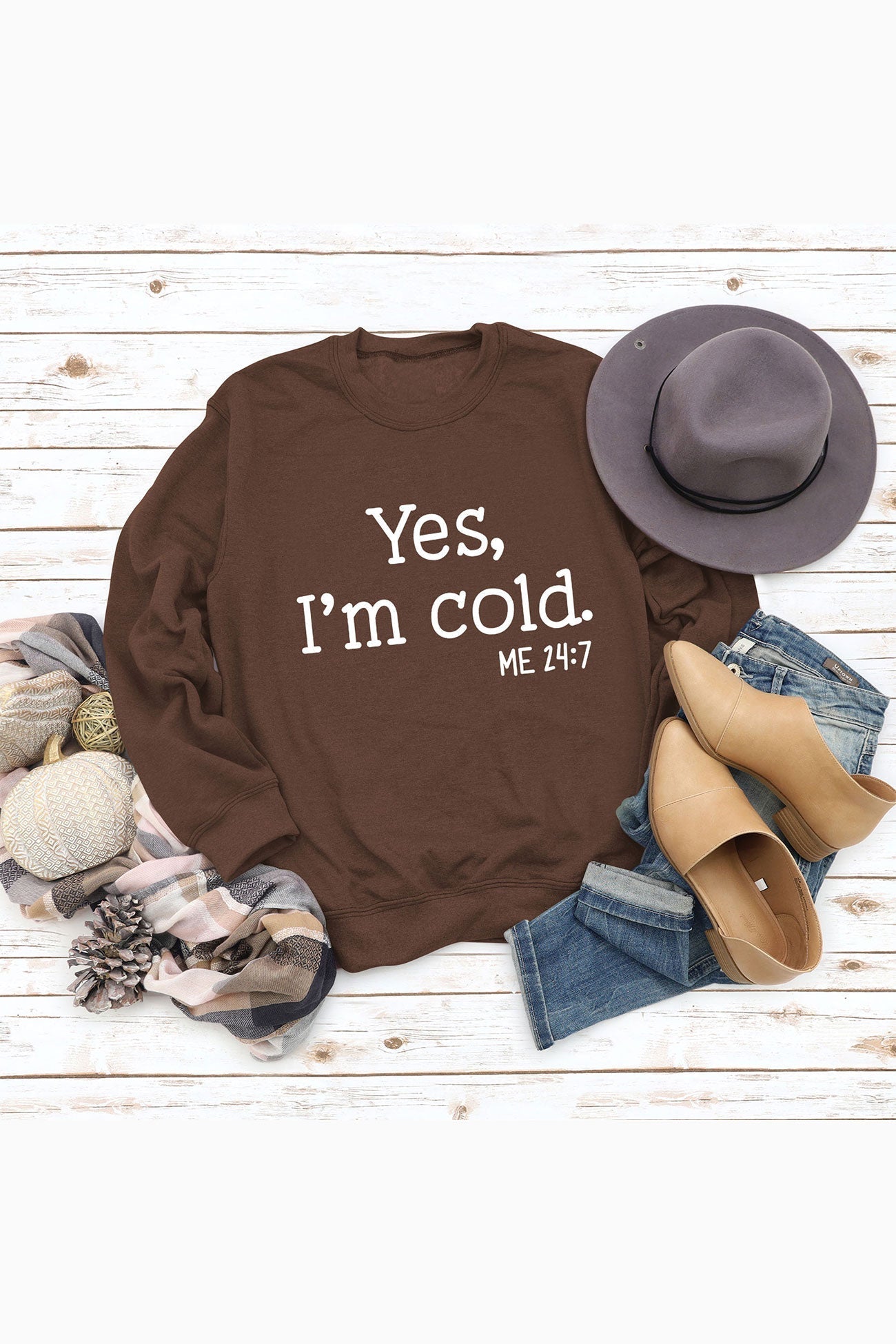 Angela | Sweatshirt with “I'm Cold” letter print