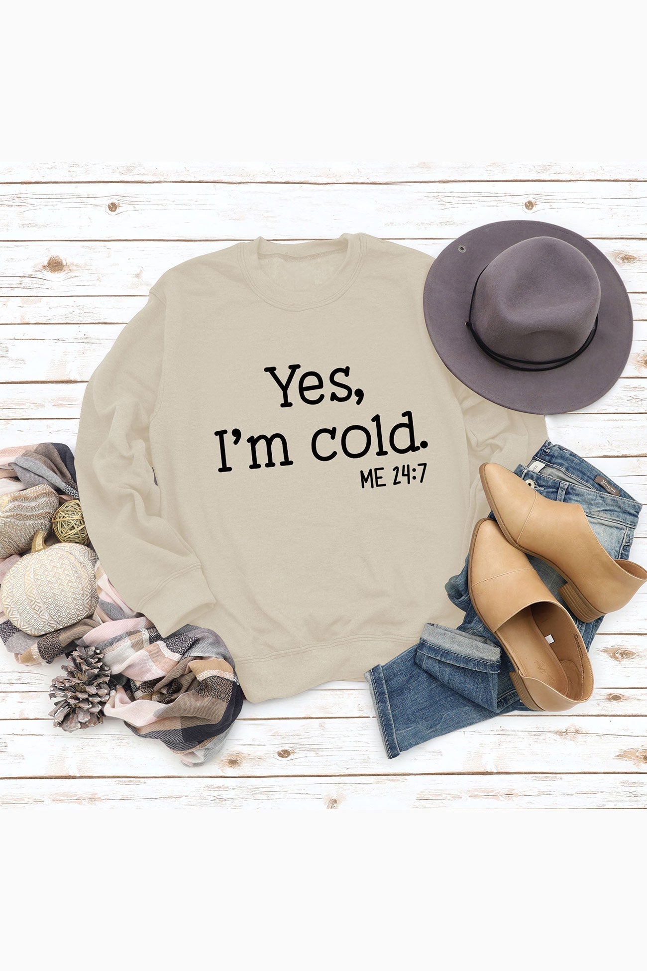 Angela | Sweatshirt with “I'm Cold” letter print