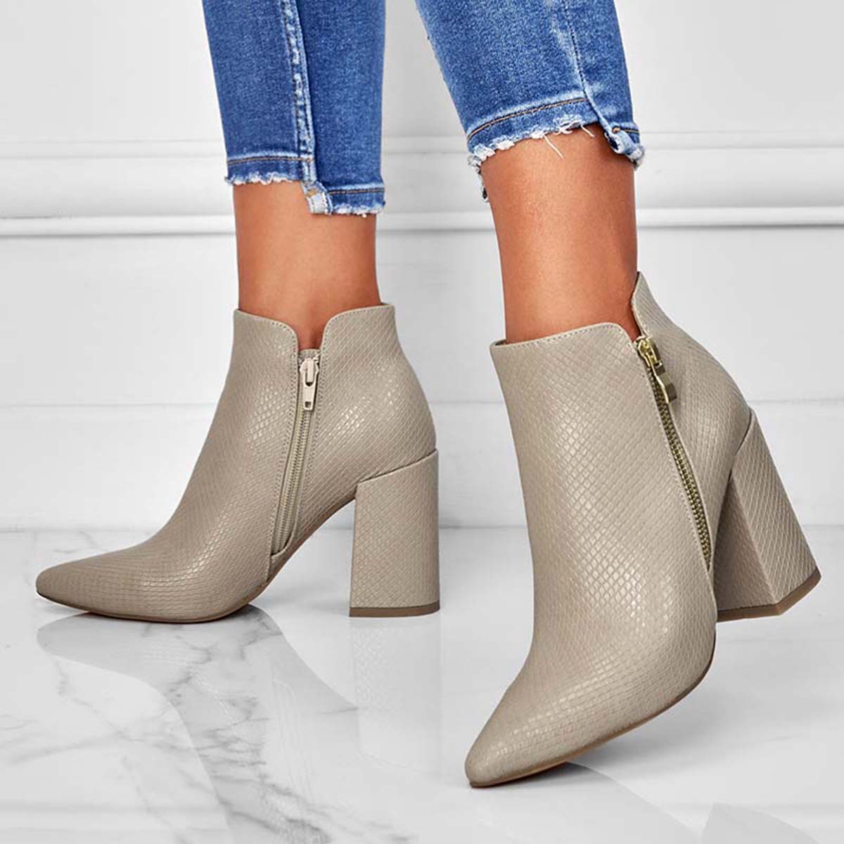 Margarita | Durable orthopedic boots