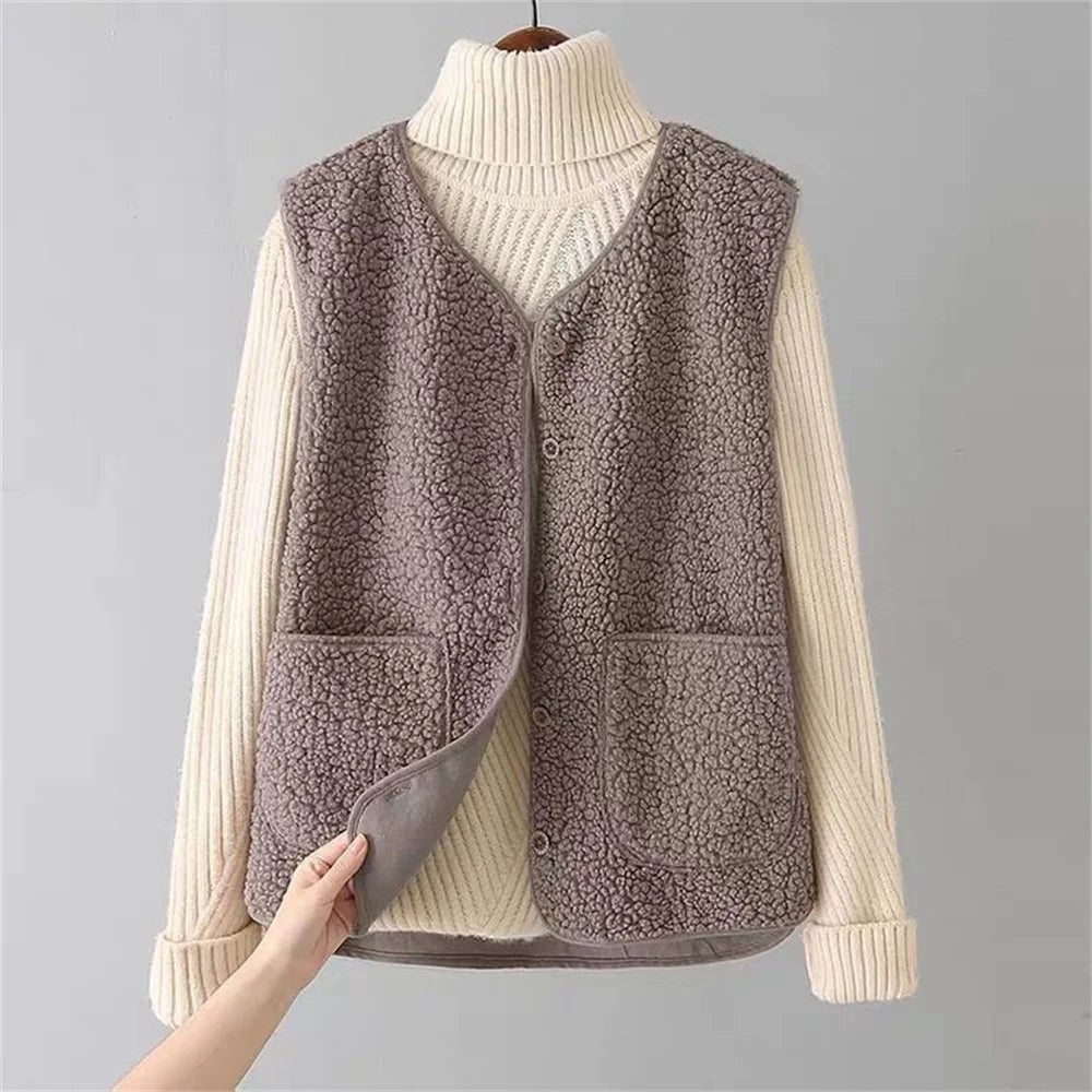 Evelyn | Warm classic vest