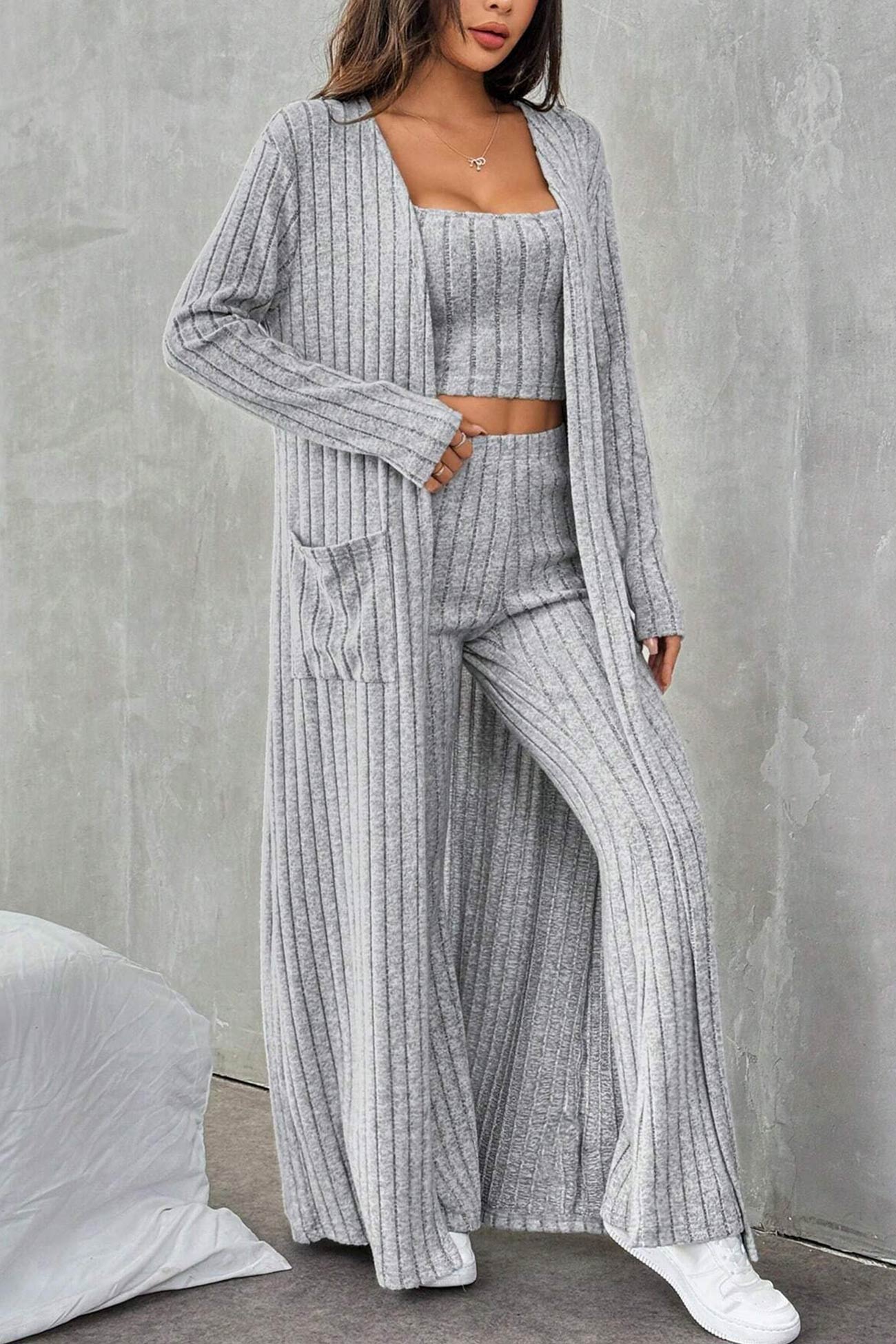 Dagny | Three-piece set of gray rib-knit cardigan