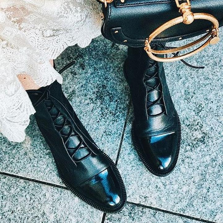 Teresa | Fashionable orthopedic support boots.