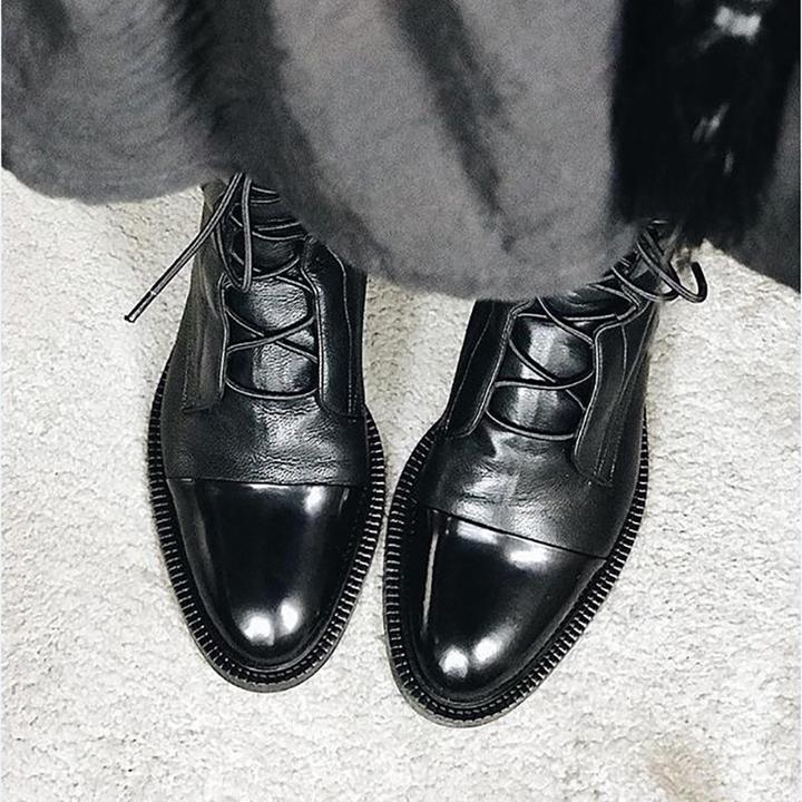 Vera | Comfortable and elegant orthopedic footwear.
