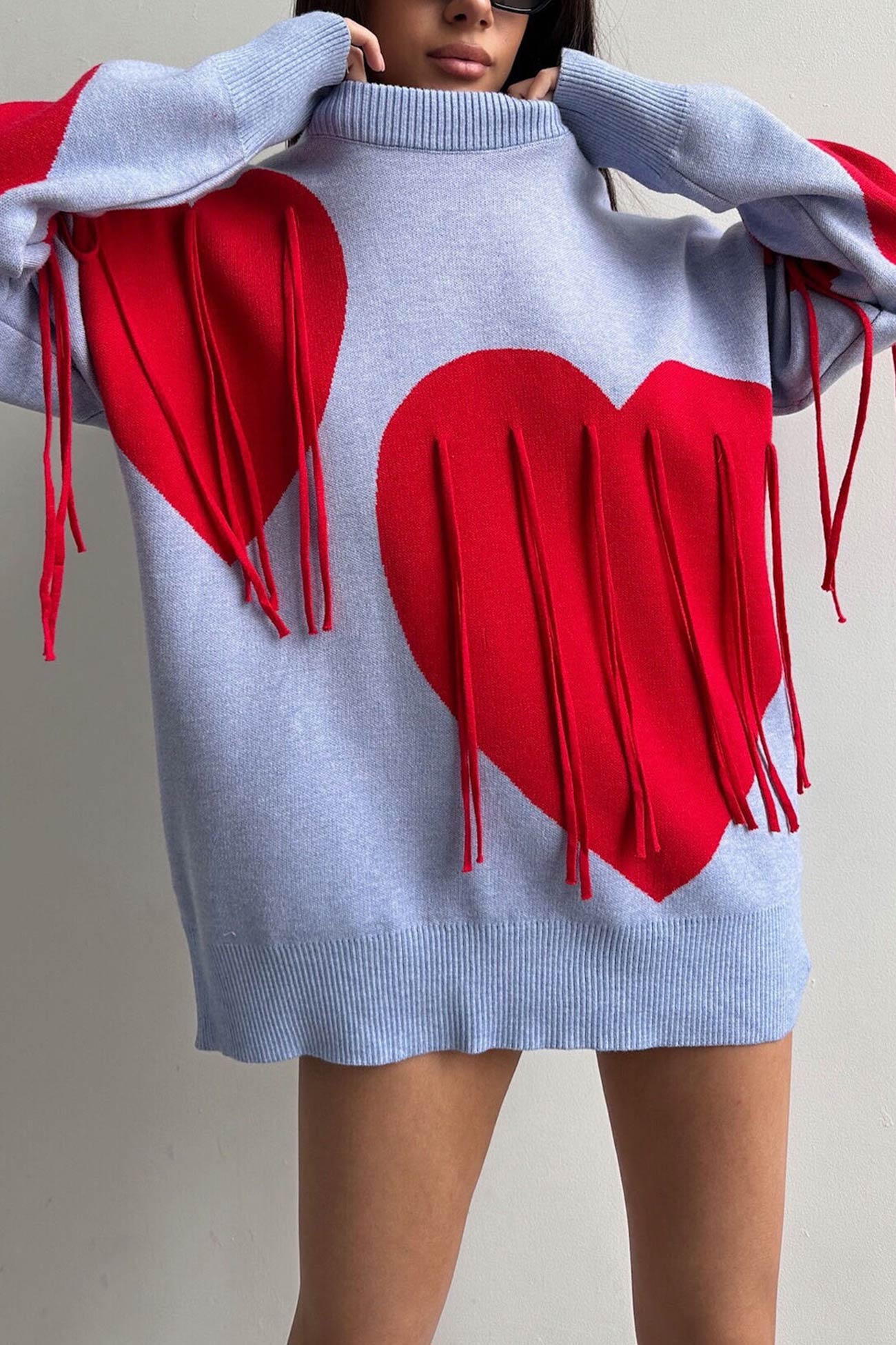 Marlies | Fringe sweater with heart graphic