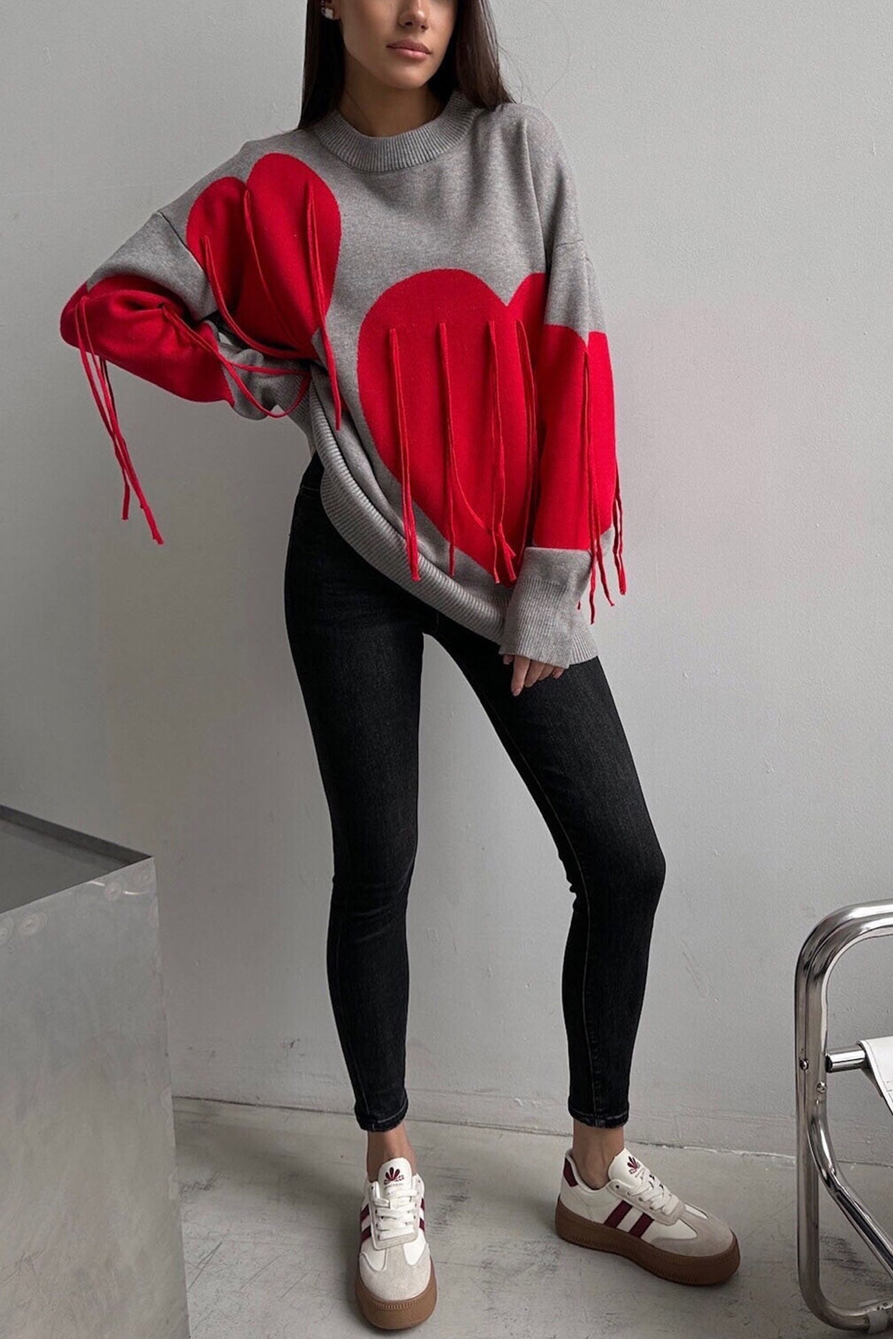 Marlies | Fringe sweater with heart graphic