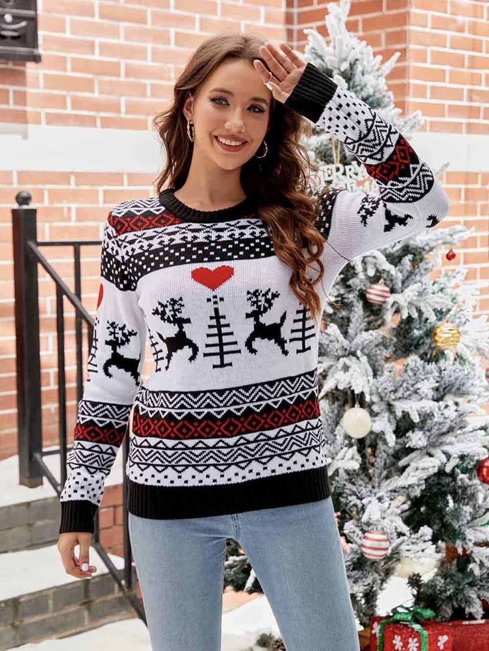 Eugenia | Christmas sweater with reindeer and heart silhouette