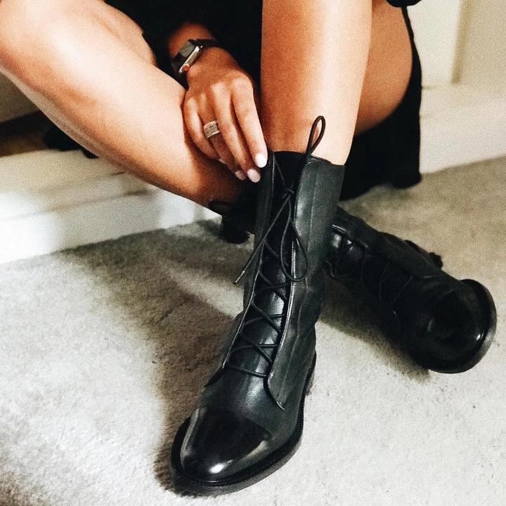 Teresa | Fashionable orthopedic support boots.