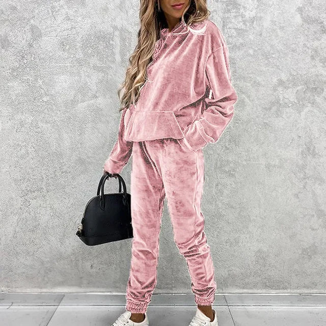 Magali | Luxurious velvet sweater and jogging pants set