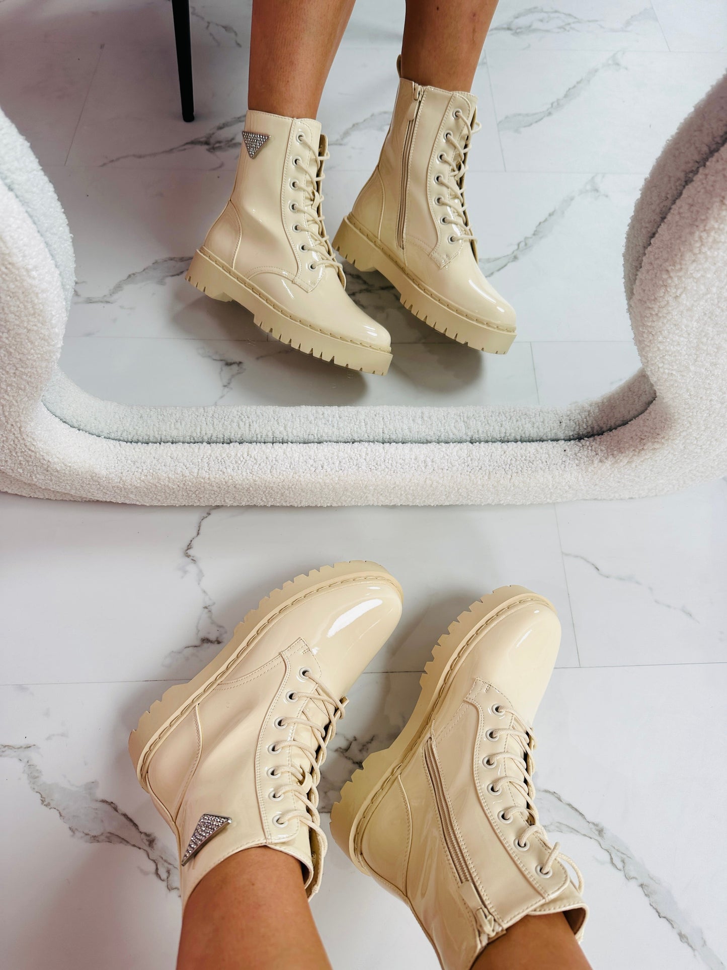Sofia | Shiny beige boots