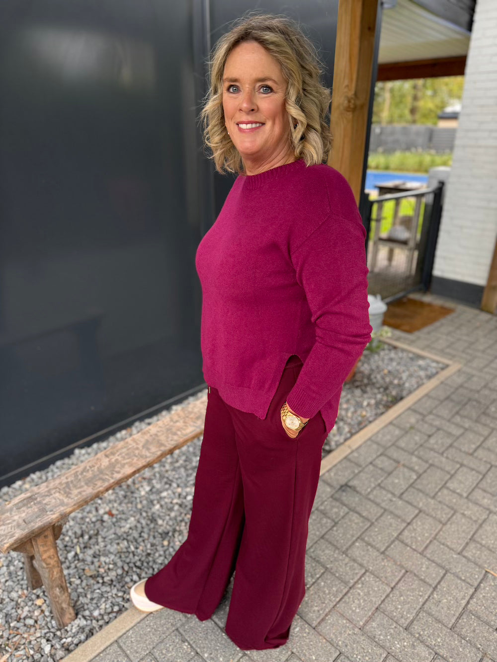 Iliana | Burgundy sweater with slits