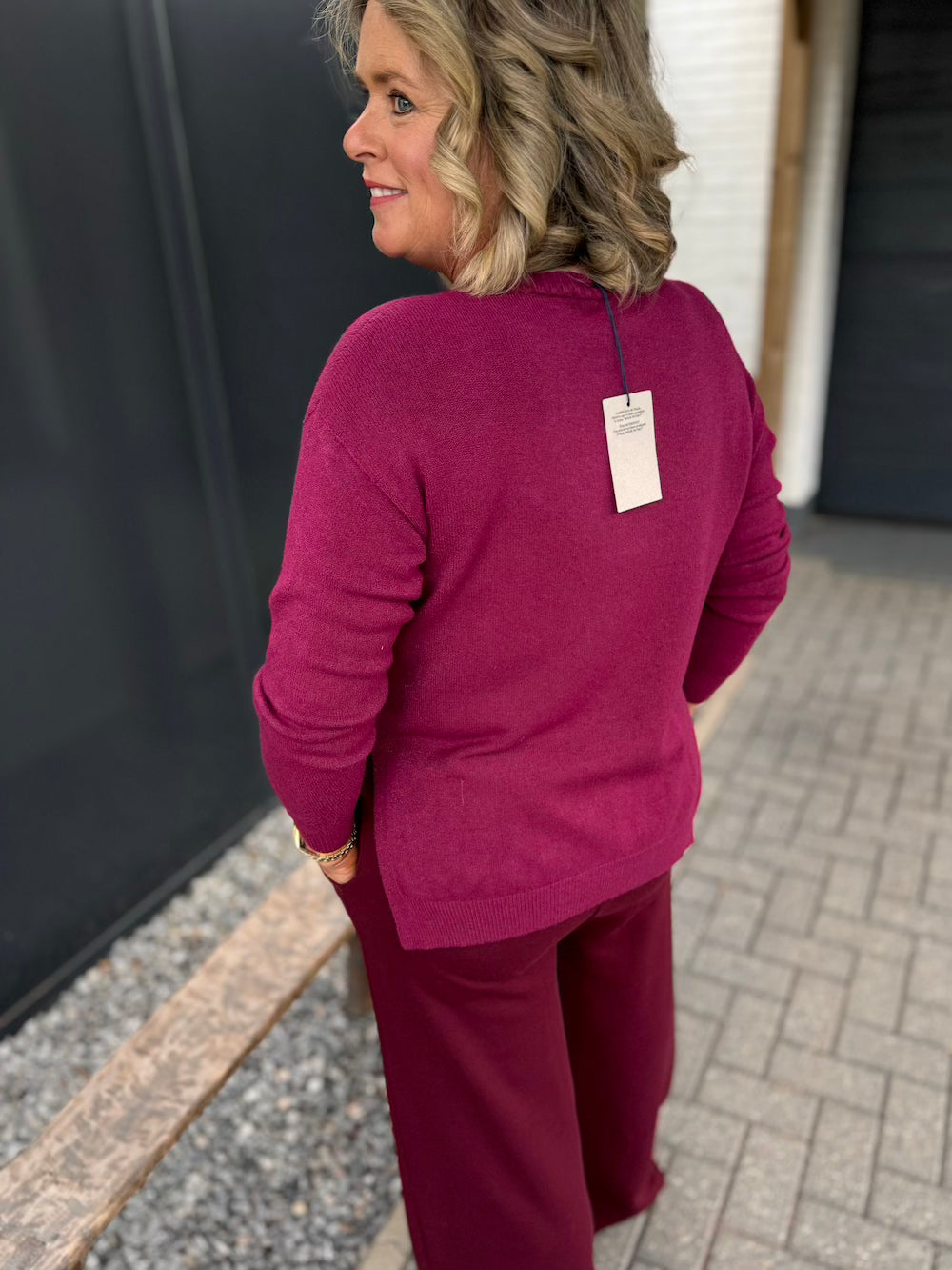 Iliana | Burgundy sweater with slits