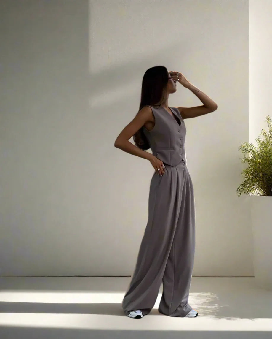 Brunella® | Elegant women's pantsuit set with V-neck and wide leg