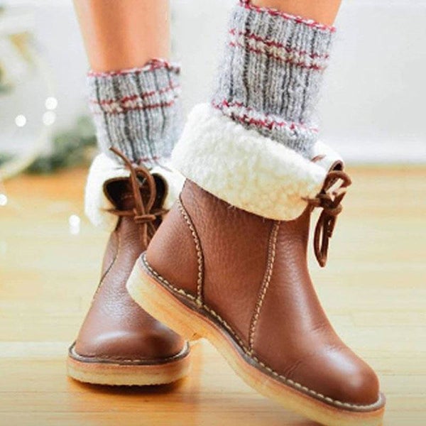 Petra | Fashionable and supportive orthopedic shoes.