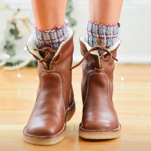 Petra | Fashionable and supportive orthopedic shoes.