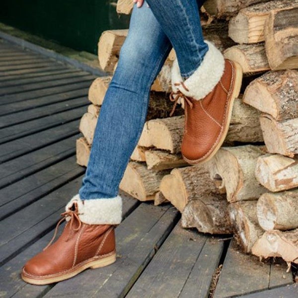 Petra | Fashionable and supportive orthopedic shoes.