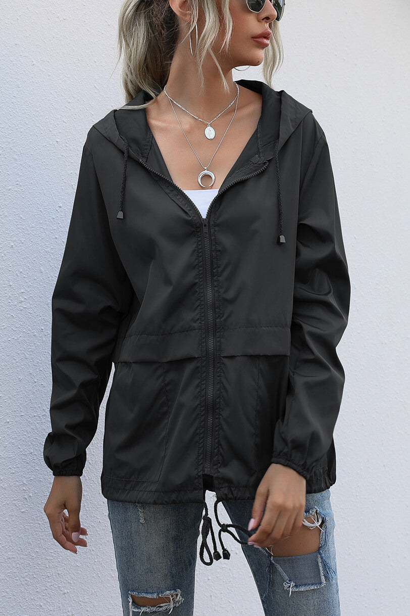 Cecilia | Windproof sports jacket with hood