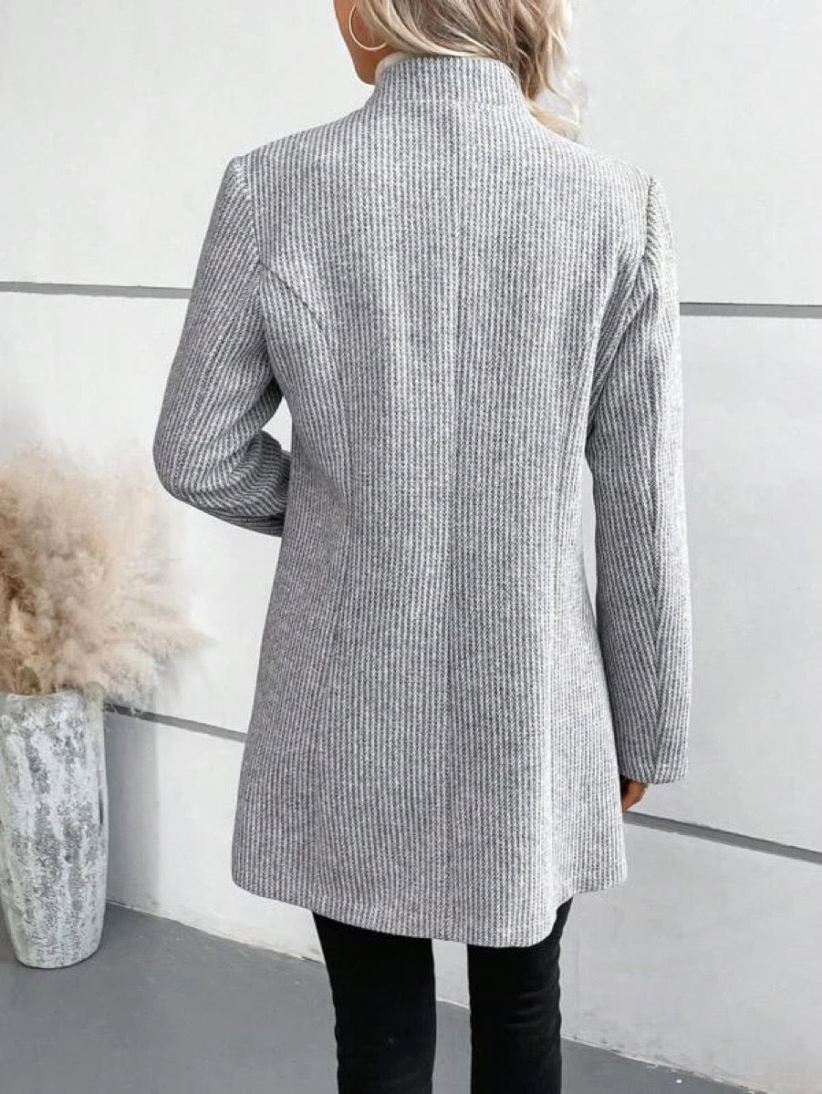 Victoria® | Exterior clothing in gray plain with some lengths and pockets