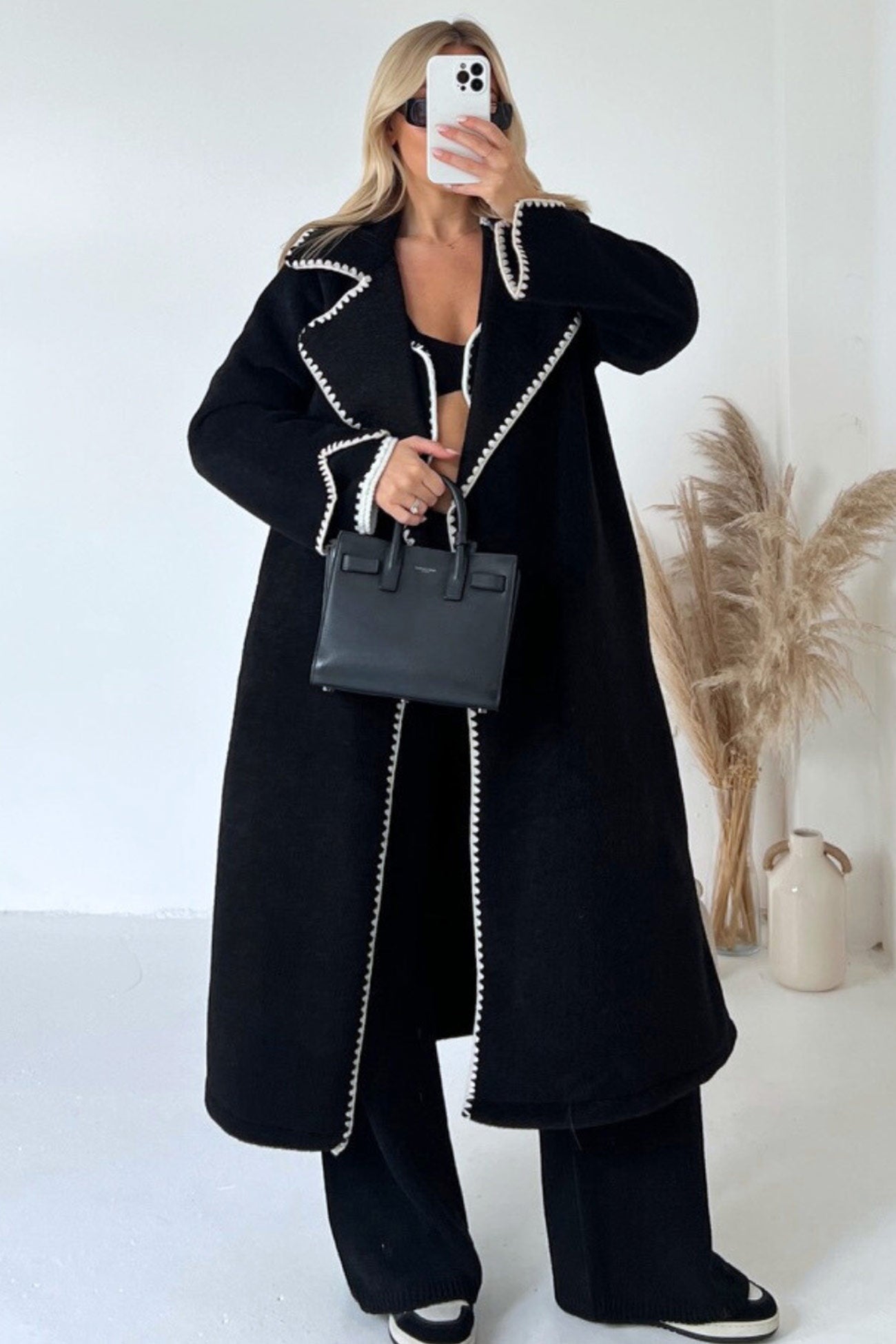 Cecilia | Long coat with lapels and lace and open front