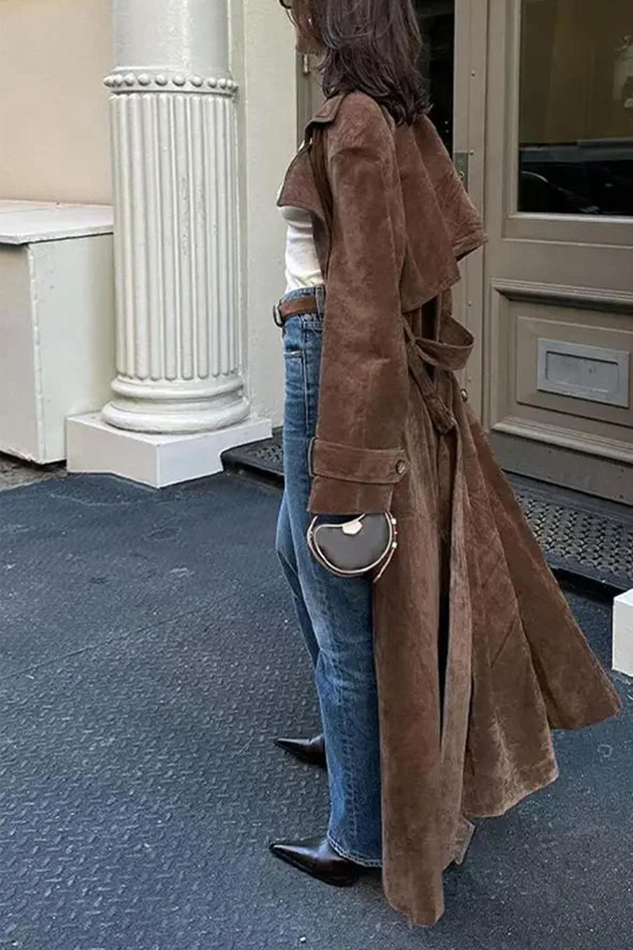 Lucía | Long suede trench coat that ties with lapels