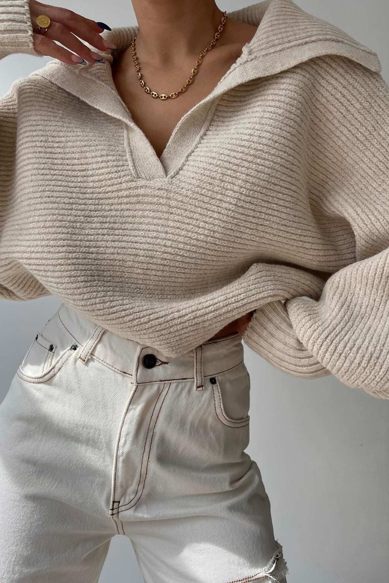 Carolina | V-neck lapel sweater with puff sleeves
