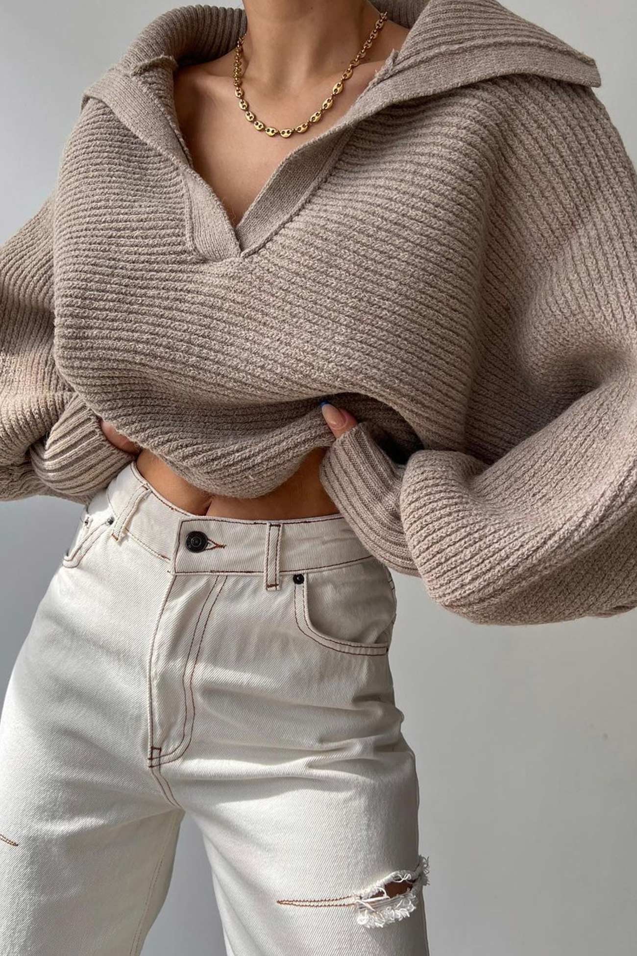 Carolina | V-neck lapel sweater with puff sleeves