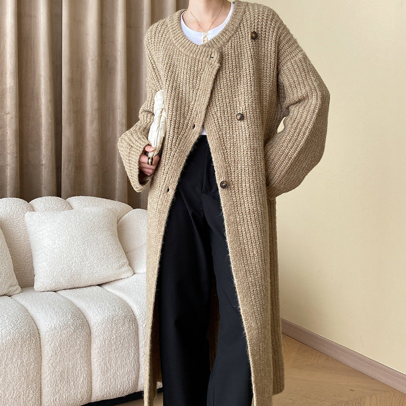 Pilar | Modern and effortless winter garment.