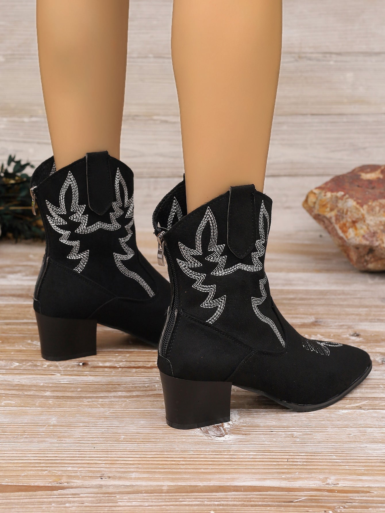 Xandra | Stylish and supportive orthopedic boots