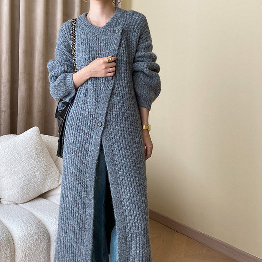 Pilar | Modern and effortless winter garment.