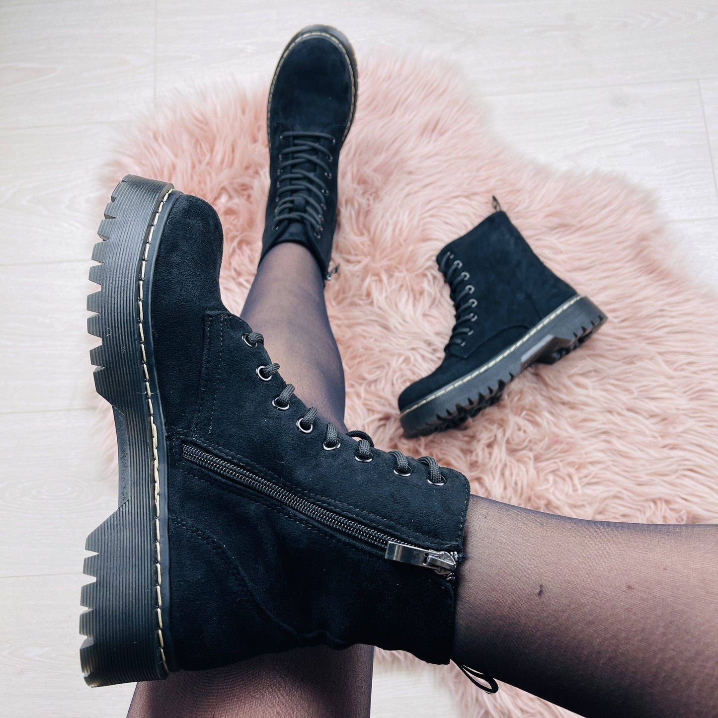 Valeria | Black suede boots