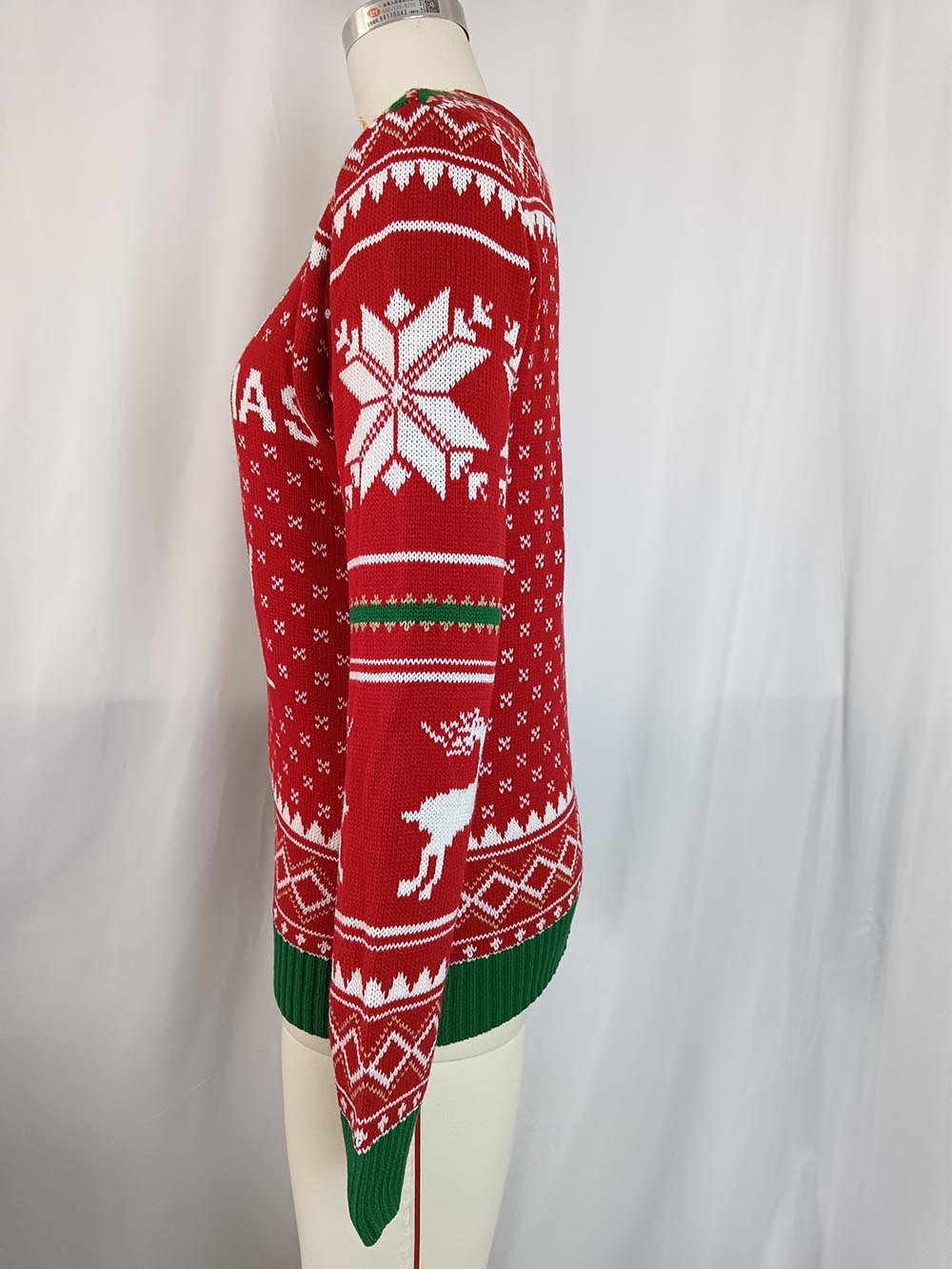 Edith | Ugly Christmas sweater with reindeer and snowflake print in contrasting color
