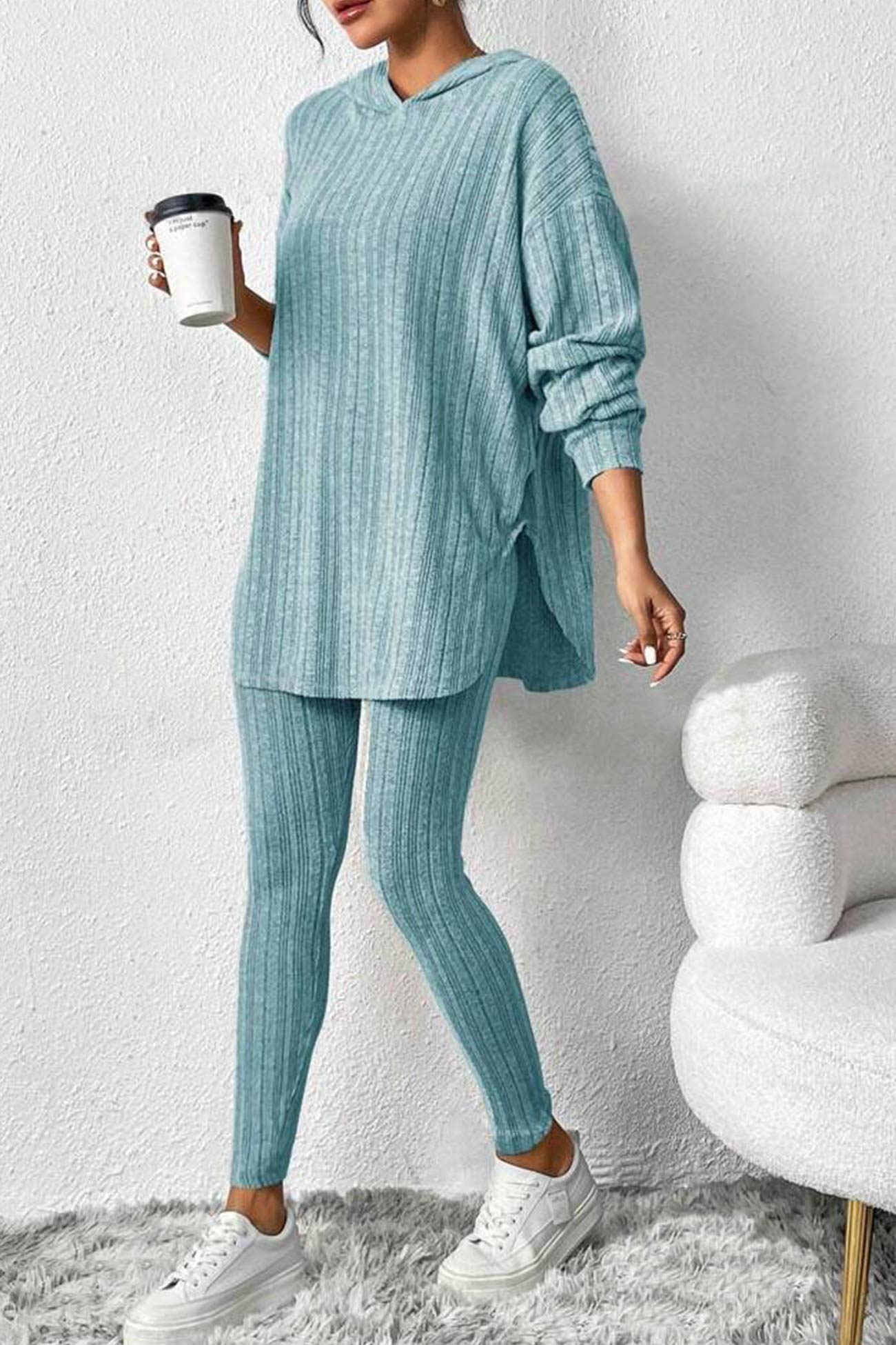 Delia | Mid-length hooded leggings set with ribbed slits